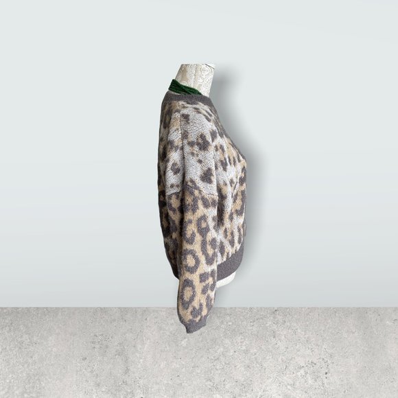 Boohoo ultra plush women’s sweater in animal print theme size small. - Picture 4 of 9